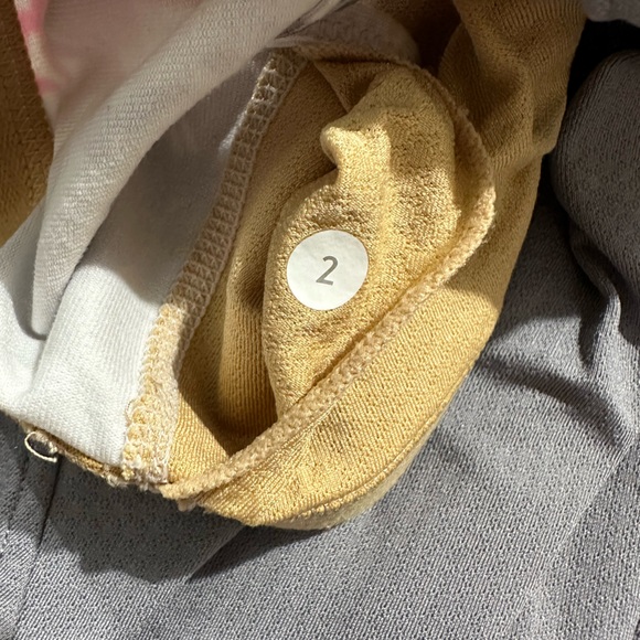 Lululemon Tank Top - Size 2 - Picture 4 of 5